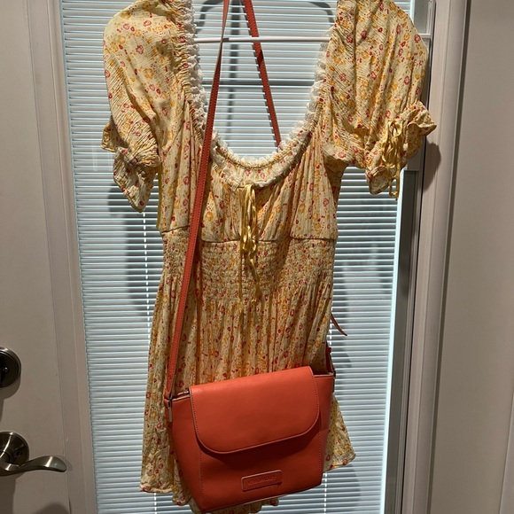 Vera Bradley orange purse - Picture 6 of 6